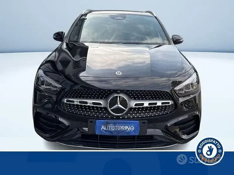 Usata Mercedes GLA180 AMG line 116 CV (85 kW) 2025 Nero SUV