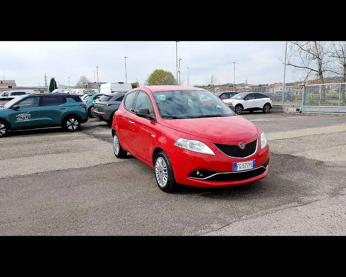 Usata Lancia Ypsilon S 69 CV (50 kW) 2017 Rosso Utilitaria