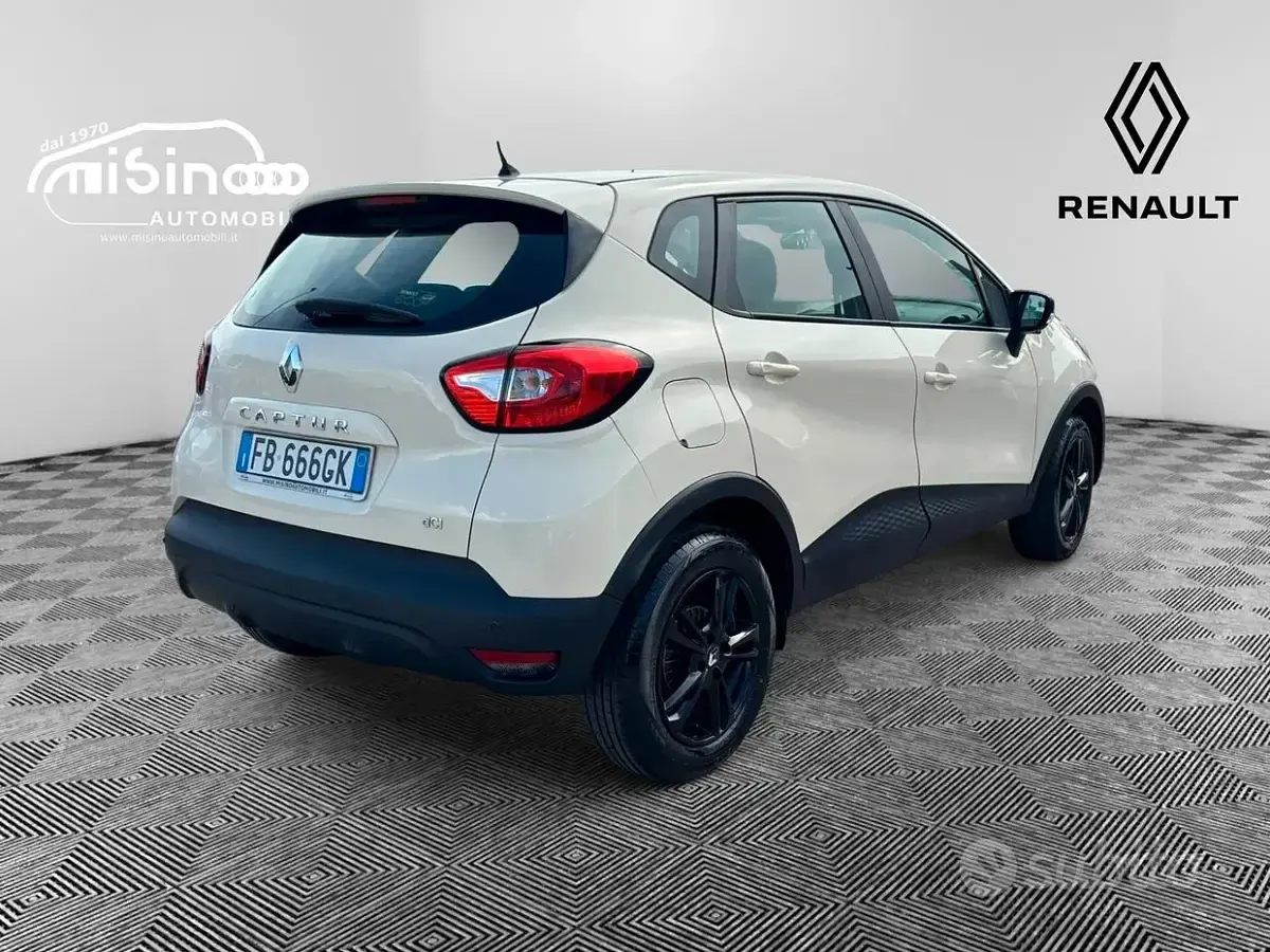 Usata Renault Captur Intens 90 CV (66 kW) 2015 Beige SUV