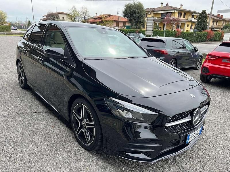 Usata Mercedes B200 Premium 150 CV (110 kW) 2019 Nero Monovolume