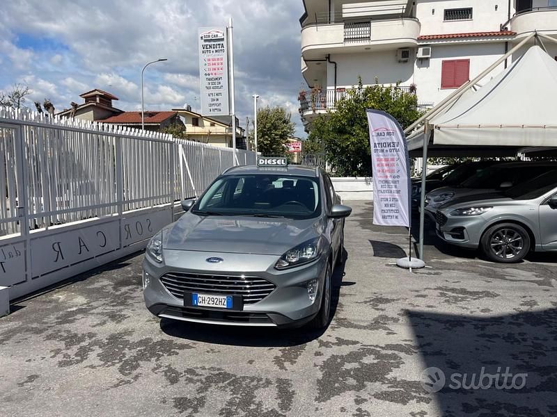 Usata Ford Kuga Business Edition 120 CV (88 kW) 2021 Grigio SUV