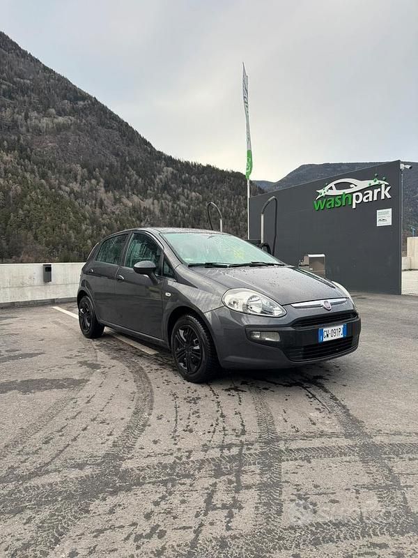 Usata Fiat Punto Evo 69 CV (50 kW) 2011 Grigio Utilitaria