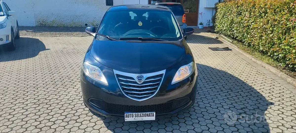 Usata Lancia Ypsilon Silver 69 CV (50 kW) 2013 Nero Utilitaria