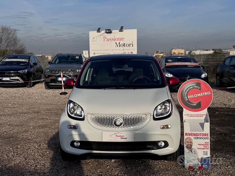 Usata Smart ForFour Prime 71 CV (52 kW) 2016 Bianco Utilitaria
