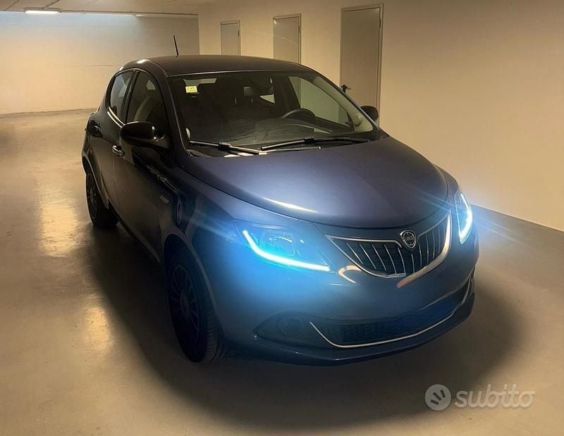 Usata Lancia Ypsilon S 69 CV (50 kW) 2022 Blu Utilitaria