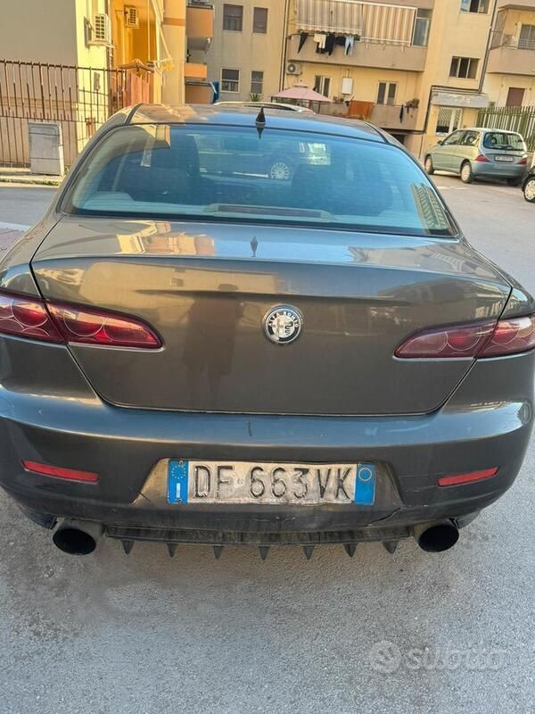 Usata Alfa Romeo 159 120 CV (88 kW) 2006 Grigio Berlina