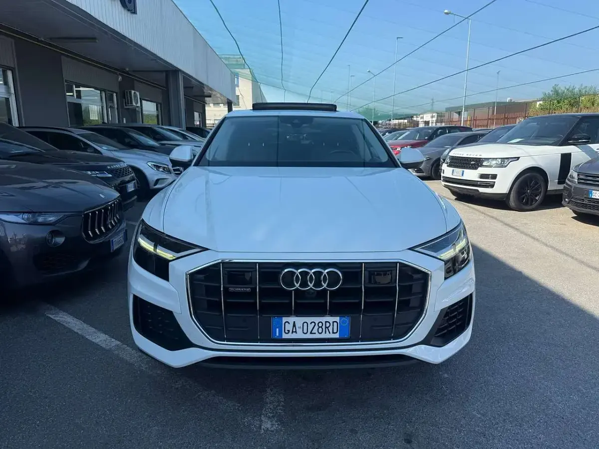 Usata Audi Q8 Ambiente 231 CV (169 kW) 2020 Bianco SUV
