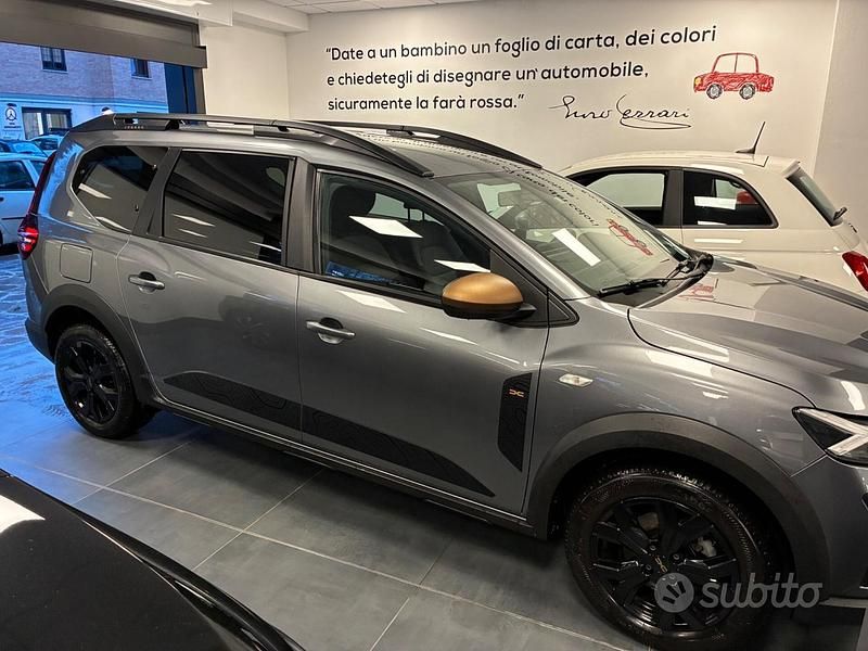 Usata Dacia Jogger Extreme 101 CV (74 kW) 2023 Grigio Monovolume