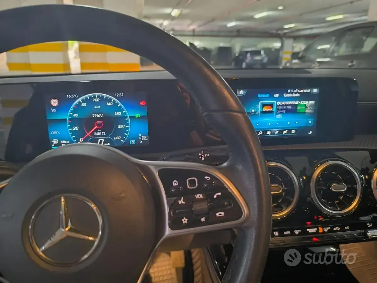 Usata Mercedes 200 Business 149 CV (109 kW) 2021 Grigio Berlina