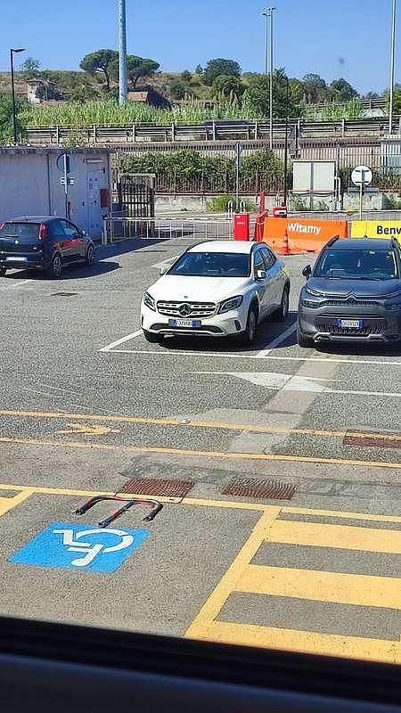 Bianco Usata 2017 Mercedes GLA180 SUV | 14.000 € (Ottimo prezzo) - Immagine 1/3