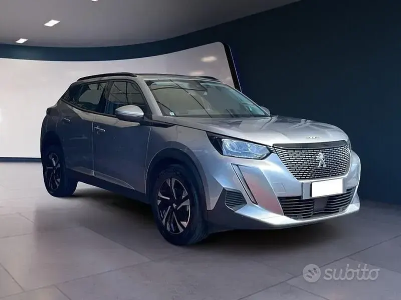 Usata Peugeot 2008 Active 131 CV (96 kW) 2020 Grigio SUV