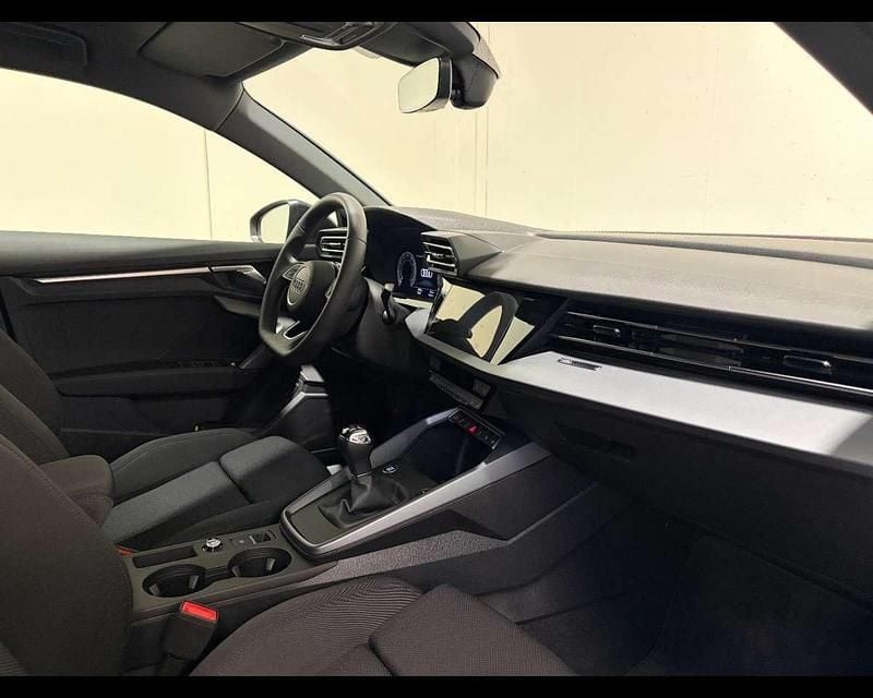 Usata Audi A3 Business 116 CV (85 kW) 2025 Grigio manhattan metallizzato Berlina