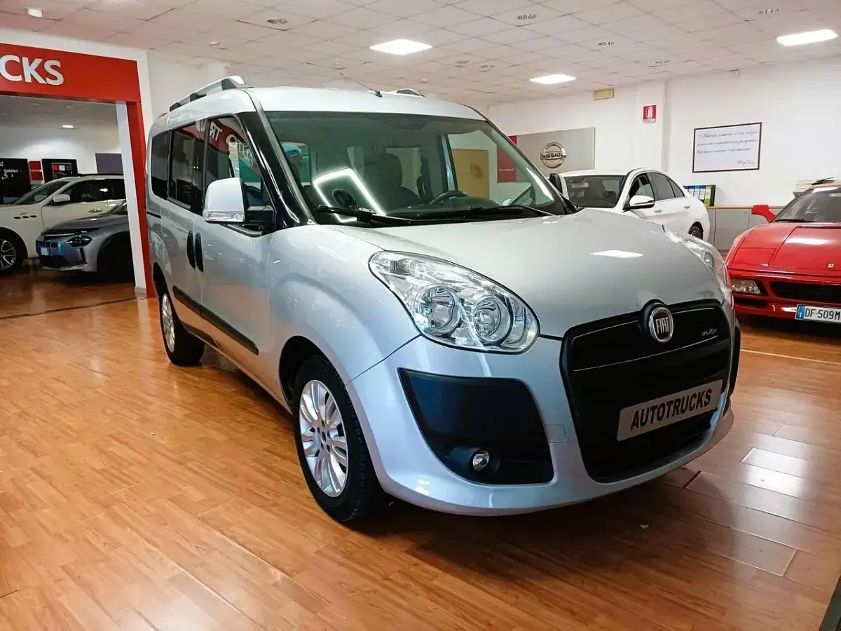 Usata Fiat Doblò 105 CV (77 kW) 2016 Argento Monovolume