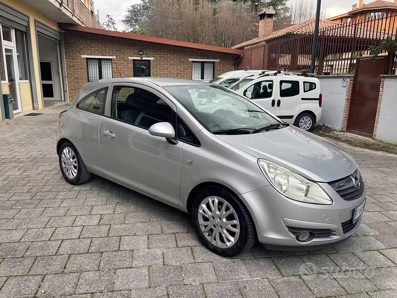Usata Opel Corsa 74 CV (54 kW) 2010 Grigio Utilitaria