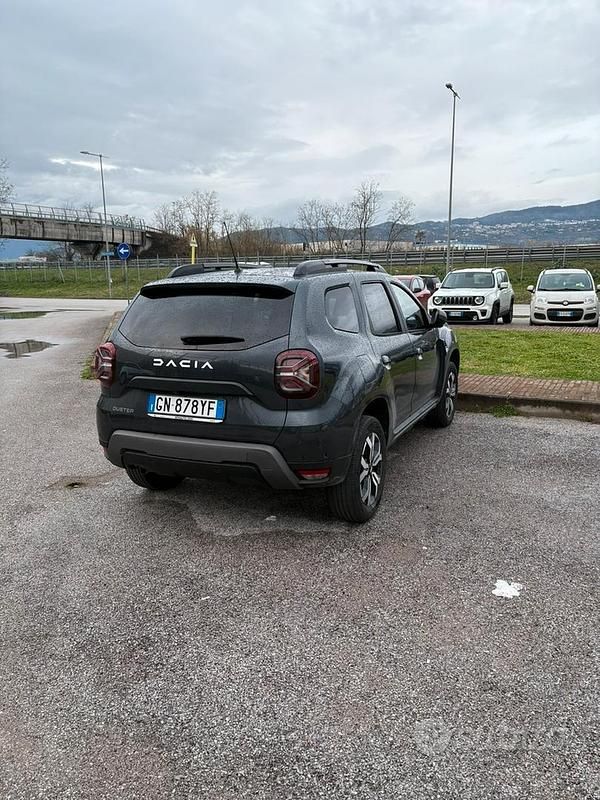 Usata Dacia Duster Journey 90 CV (66 kW) 2023 Grigio SUV