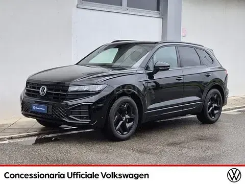 Usata VW Touareg R-line 231 CV (169 kW) 2024 Nero SUV