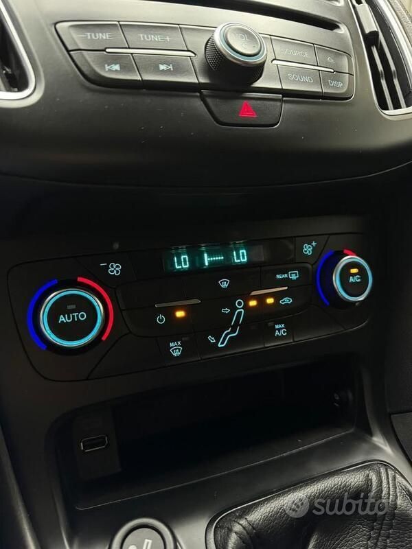 Usata Ford Focus 150 CV (110 kW) 2017 Grigio Station wagon