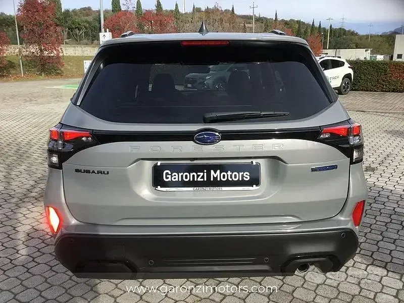 Usata Subaru Forester Premium 136 CV (100 kW) 2024 Beige SUV