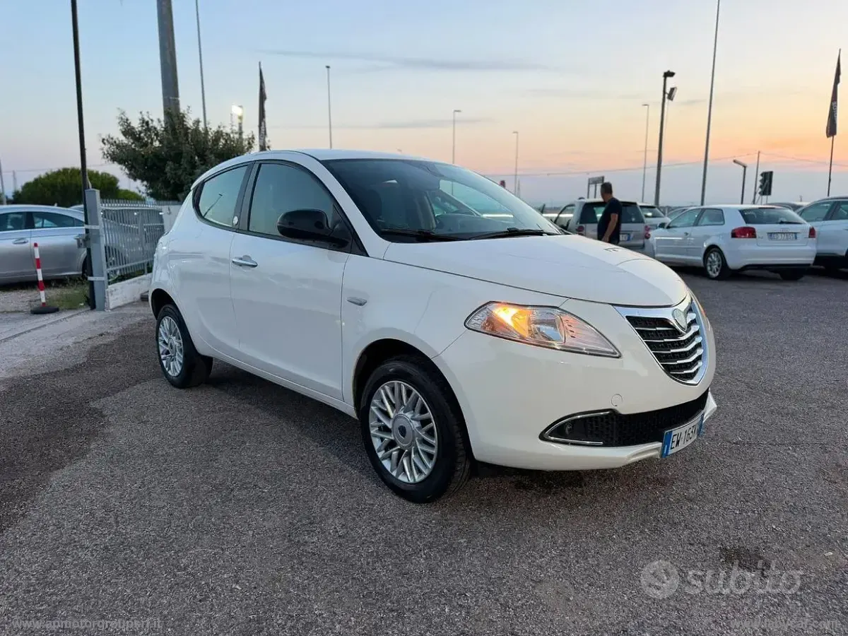 Usata Lancia Ypsilon Gold 85 CV (62 kW) 2014 Utilitaria