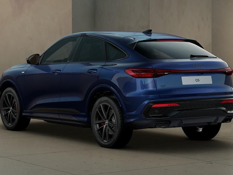 Nuova Audi Q5 Comfort 204 CV (150 kW) 2026 Blu navarra metallizzato SUV