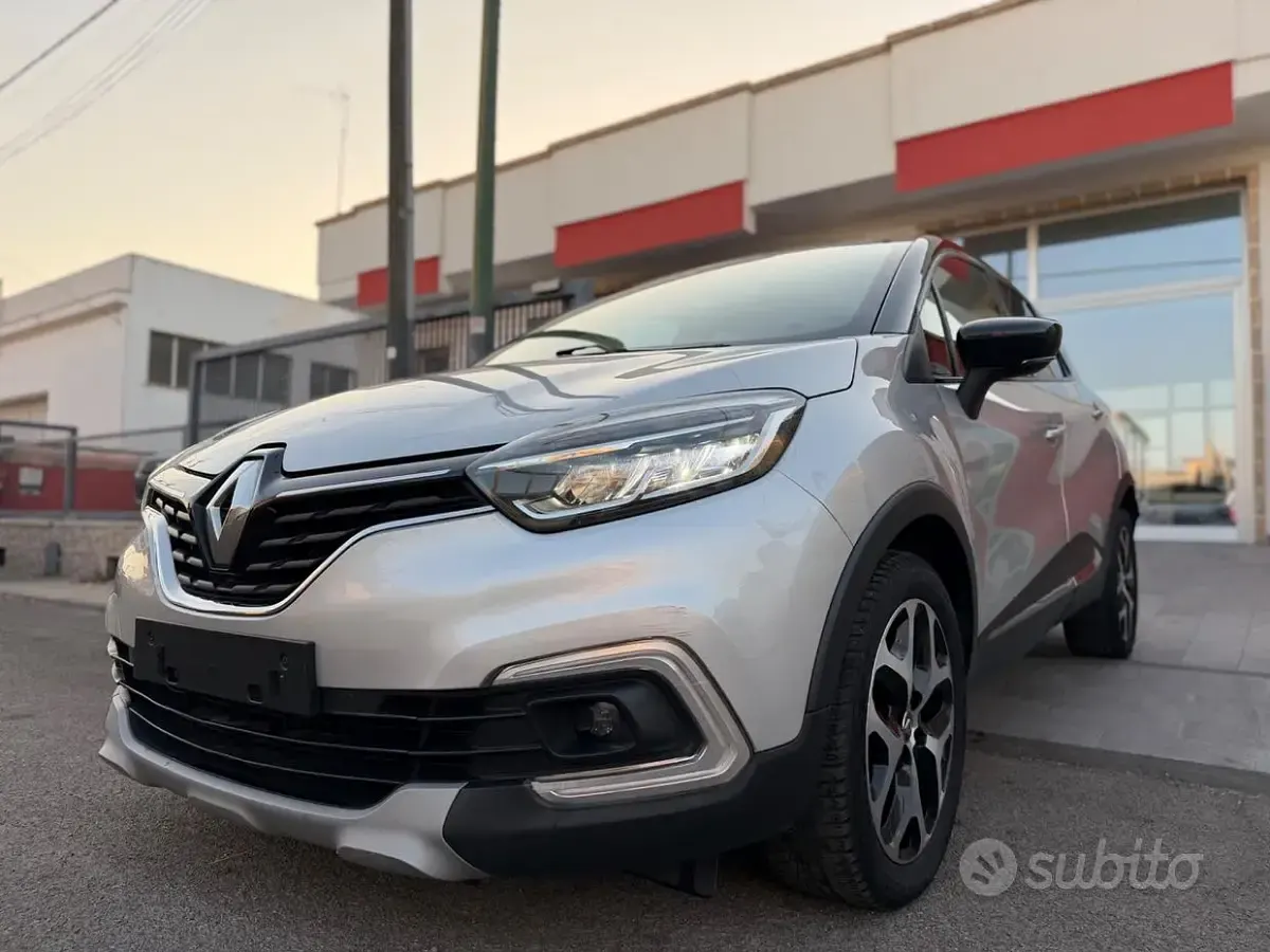 Usata Renault Captur 90 CV (66 kW) 2019 Grigio SUV