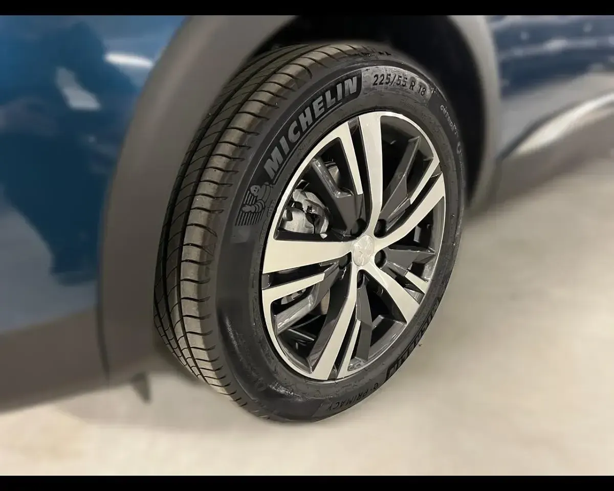 Usata Peugeot 5008 Allure 131 CV (96 kW) 2025 Blu SUV
