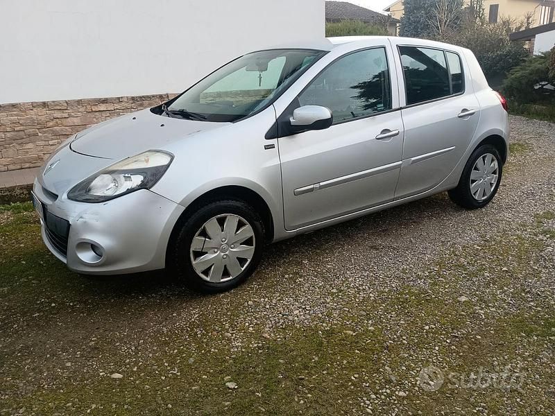 Usata Renault Clio II 2011 Grigio Utilitaria