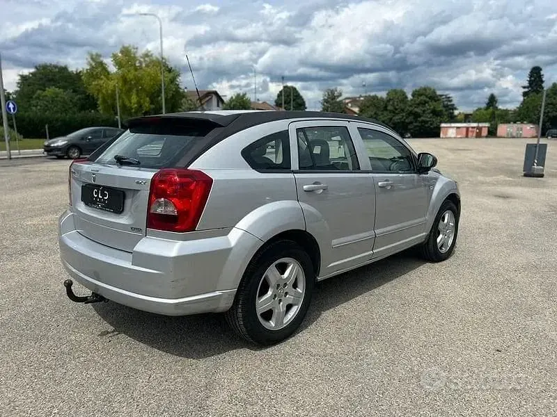 Usata Dodge Caliber SXT 140 CV (102 kW) 2008 Grigio Utilitaria