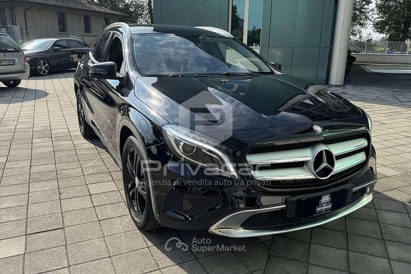 Usata Mercedes GLA220 177 CV (130 kW) 2015 Nero SUV
