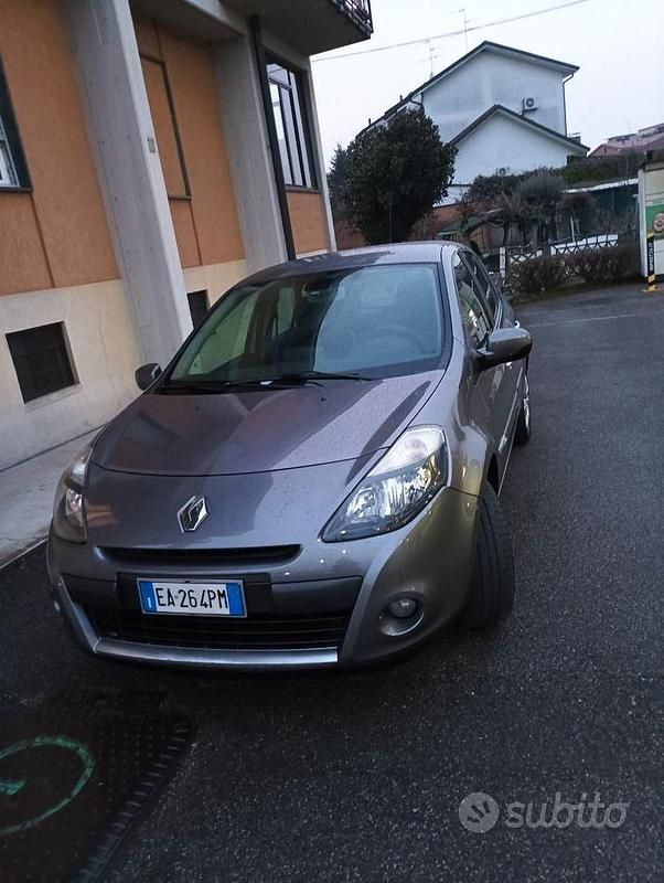 Usata Renault Clio II Dynamique 2010 Grigio Berlina