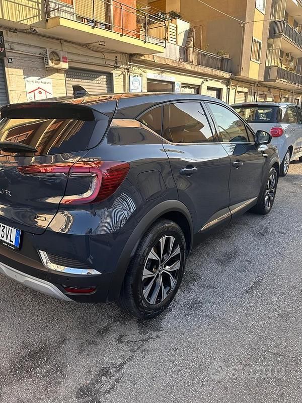 Usata Renault Captur 145 CV (106 kW) 2023 Blu SUV