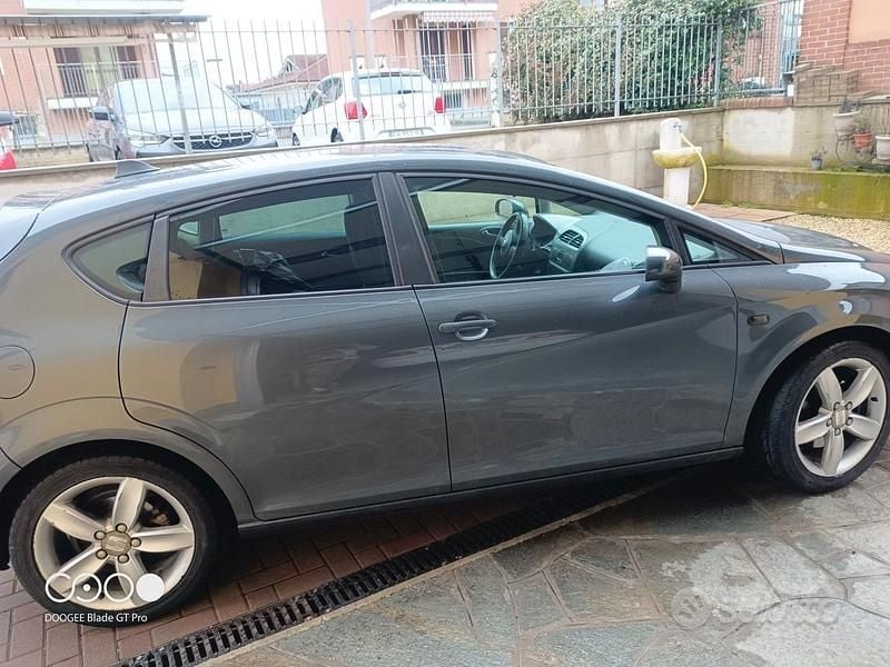 Usata Seat Leon 140 CV (102 kW) 2007 Grigio Utilitaria