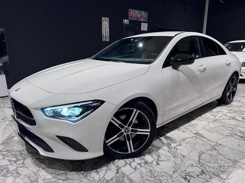 Bianco Usata 2021 Mercedes CLA180 Executive Berlina | 27.900 € (Buon prezzo) - Immagine 1/4