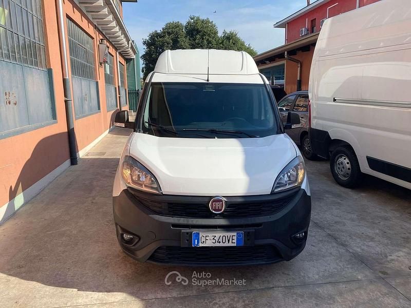 Usata Fiat Doblò 120 CV (88 kW) 2021 Bianco Monovolume