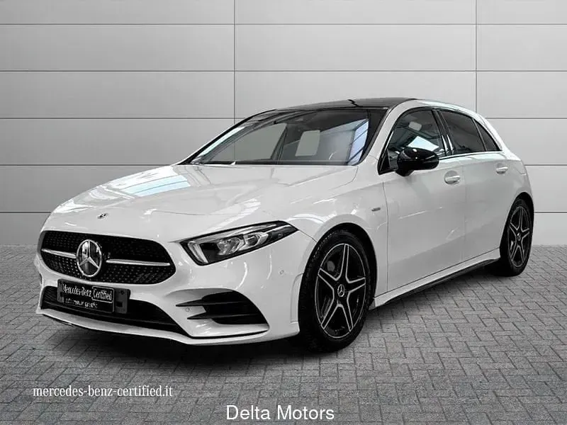 Usata Mercedes A180 Premium 116 CV (85 kW) 2022 Utilitaria