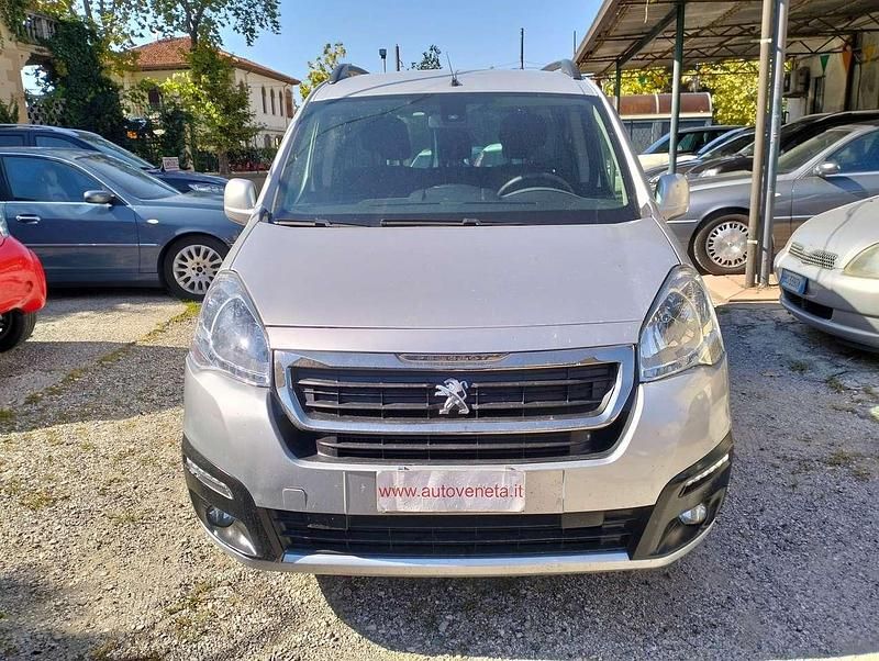 Usata Peugeot TePee Active 99 CV (72 kW) 2018 Argento Station wagon