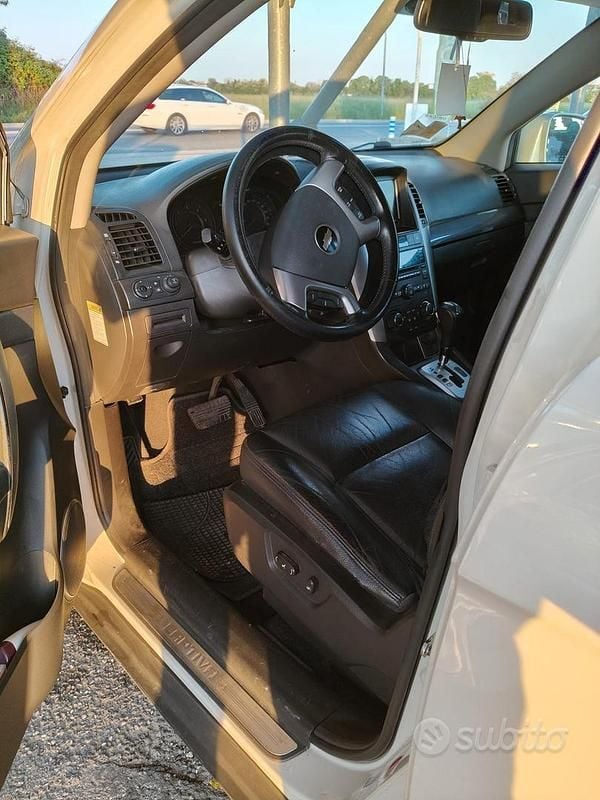 Usata Chevrolet Captiva 150 CV (110 kW) 2010 Bianco SUV