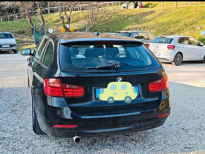 Usata BMW 318 116 CV (85 kW) 2014 Nero Station wagon