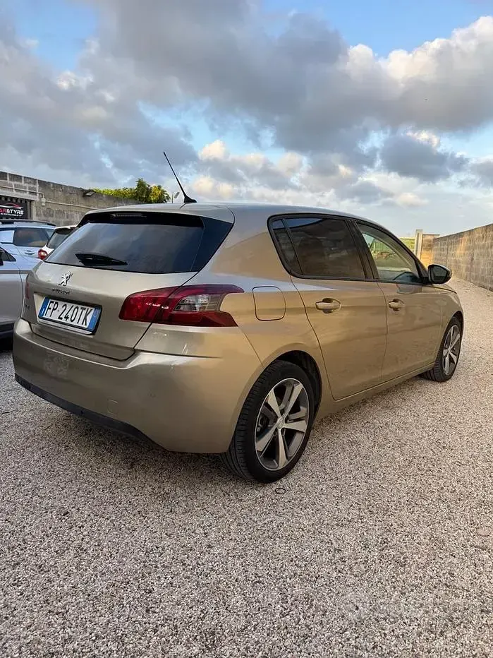 Usata Peugeot 308 GT-line 131 CV (96 kW) 2018 Giallo Berlina