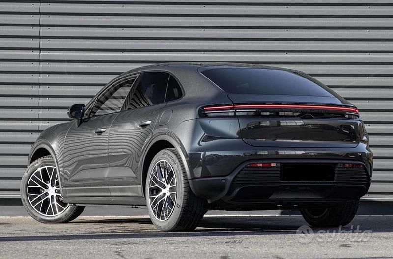 Usata Porsche Macan 4 Electric 264 kW (360 CV) 2024 Antracite SUV