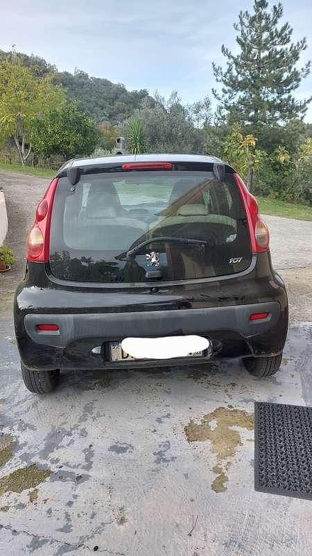 Usata Peugeot 107 68 CV (50 kW) 2007 Utilitaria