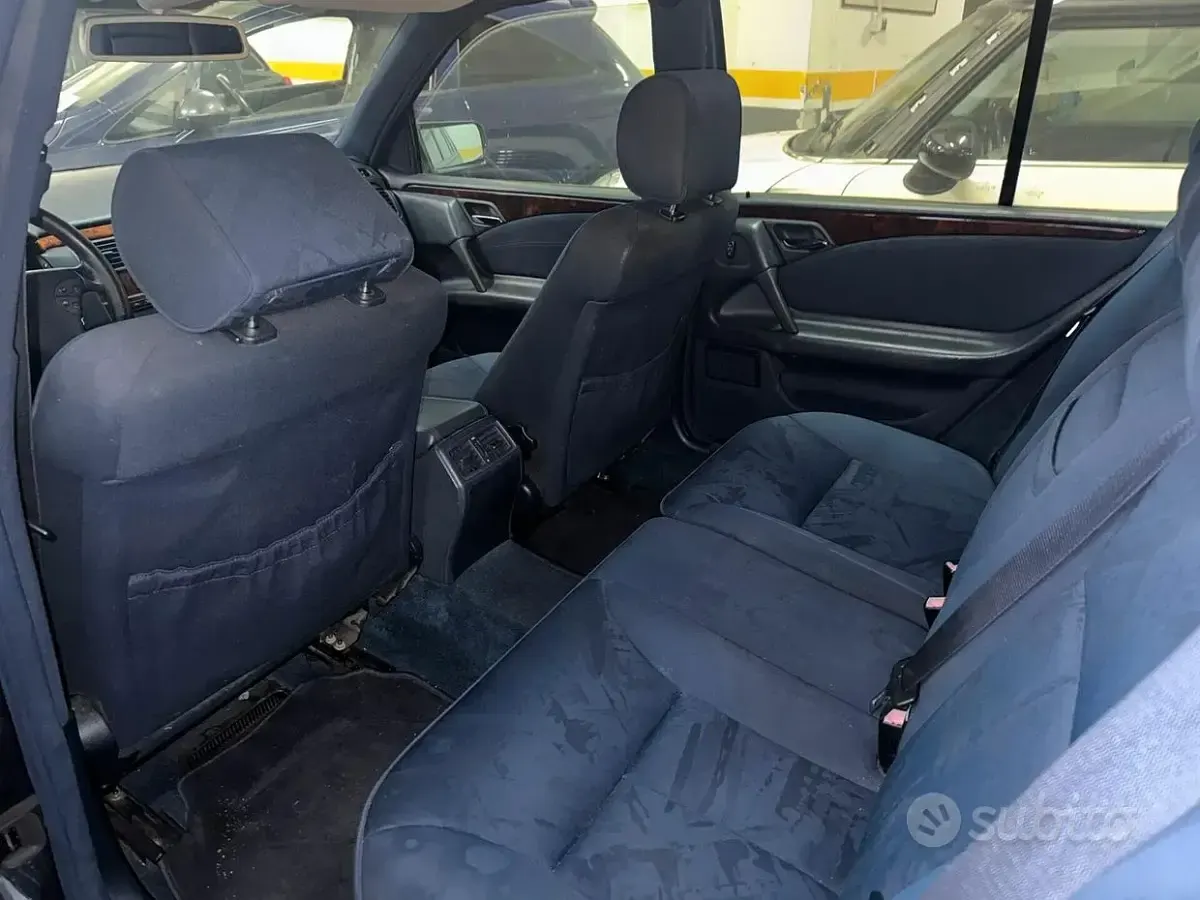 Usata Mercedes E200 Avantgarde 186 CV (136 kW) 1999 Blu Station wagon