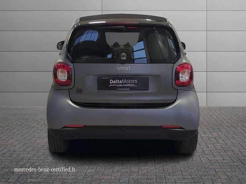 Usata Smart ForTwo Coupé Passion 60 kW (82 CV) 2022 Titania grey Utilitaria