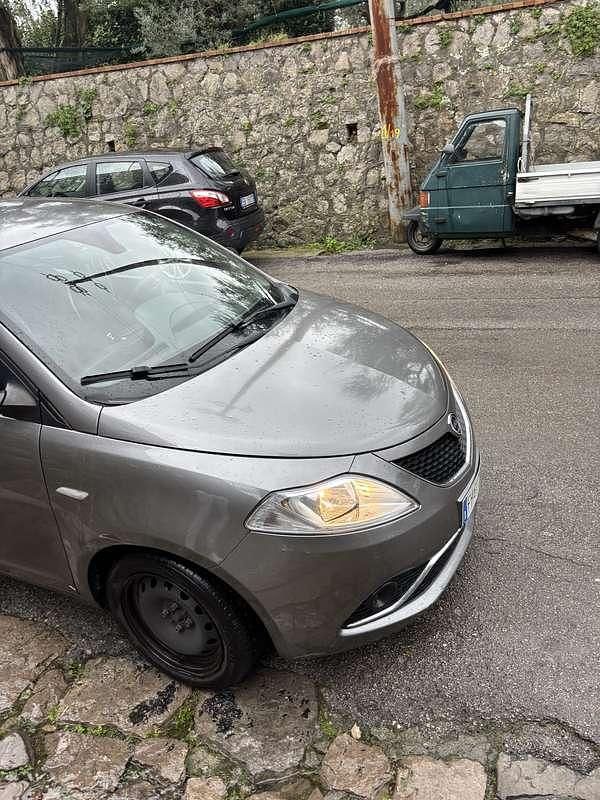 Usata Lancia Ypsilon Platinum 69 CV (50 kW) 2017 Utilitaria