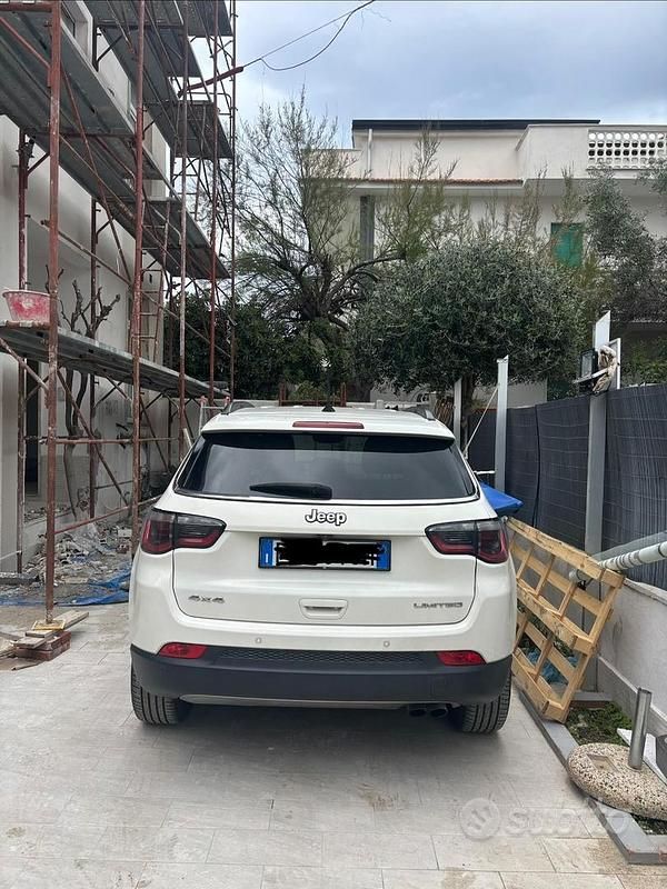 Usata Jeep Compass Limited 140 CV (102 kW) 2018 Bianco SUV