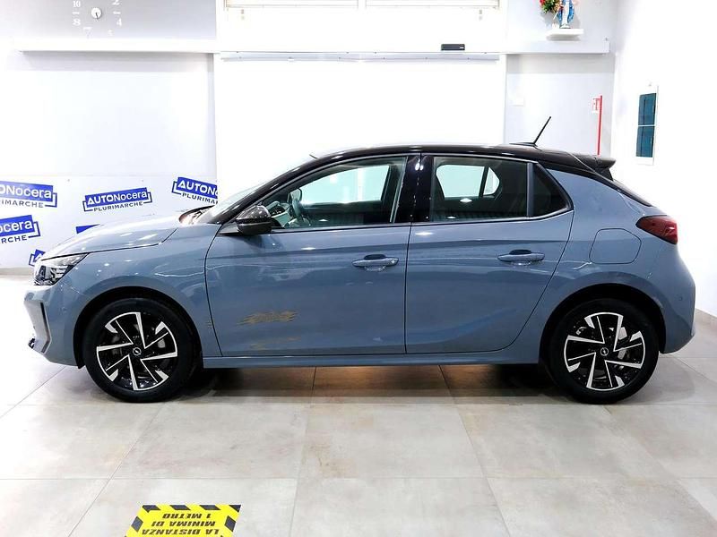 Usata Opel Corsa GS Line 101 CV (74 kW) 2024 Grigio Berlina