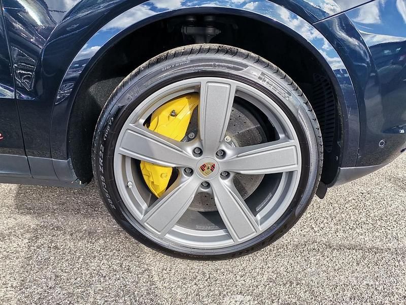 Usata Porsche Cayenne 340 CV (250 kW) 2021 Grigio scuro SUV