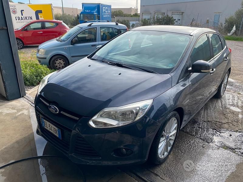Usata 2011 Ford Focus Tre volumi | 4500 € - Immagine 1/4