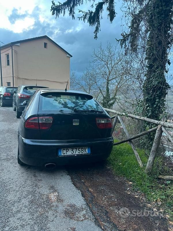 Usata Seat Leon FR 150 CV (110 kW) 2005 Nero Utilitaria