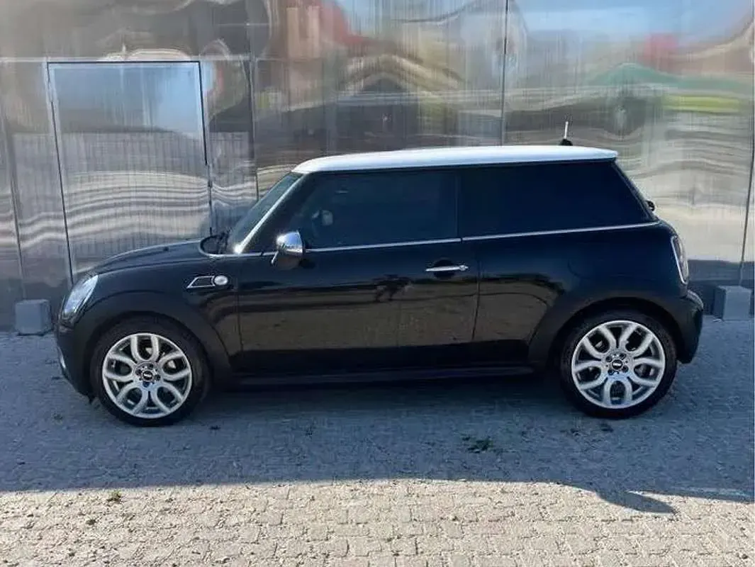Usata Mini Cooper D 109 CV (80 kW) 2009 Nero Utilitaria